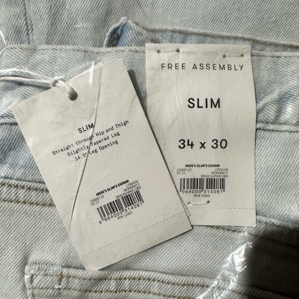 Free Assembly Slim Light Wash Jean 34 x 30